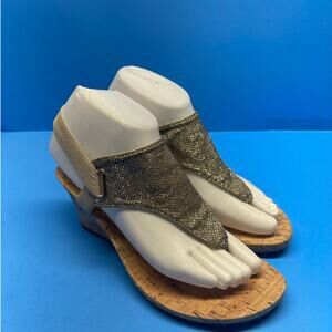 White Mountain Shoes Aida Women's Cork Wedge Sandal Gold Glitter Sz 6.5